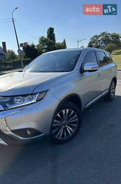 Внедорожник / Кроссовер Mitsubishi Outlander 2020 в Чернигове