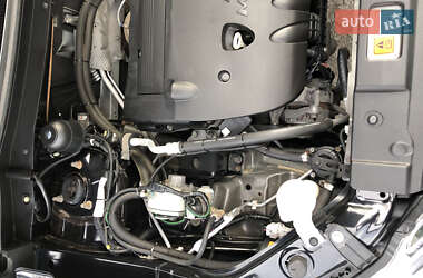 Внедорожник / Кроссовер Mitsubishi Outlander 2013 в 