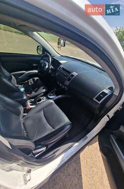 Внедорожник / Кроссовер Mitsubishi Outlander 2008 в 