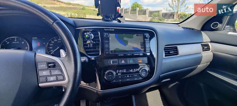 Позашляховик / Кросовер Mitsubishi Outlander 2013 в Погребище