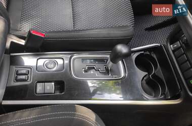 Внедорожник / Кроссовер Mitsubishi Outlander 2019 в 