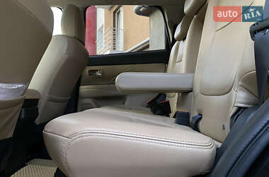 Позашляховик / Кросовер Mitsubishi Outlander 2013 в 