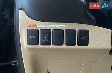 Позашляховик / Кросовер Mitsubishi Outlander 2013 в 