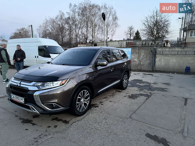 Внедорожник / Кроссовер Mitsubishi Outlander 2019 в Монастырище