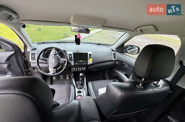 Позашляховик / Кросовер Mitsubishi Outlander 2010 в 