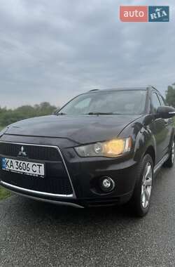 Позашляховик / Кросовер Mitsubishi Outlander 2012 в Києві