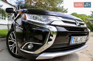 Внедорожник / Кроссовер Mitsubishi Outlander 2019 в 