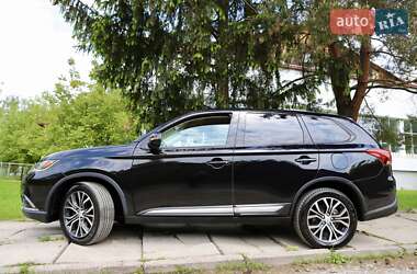 Внедорожник / Кроссовер Mitsubishi Outlander 2019 в 