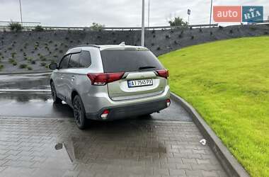 Внедорожник / Кроссовер Mitsubishi Outlander 2020 в 