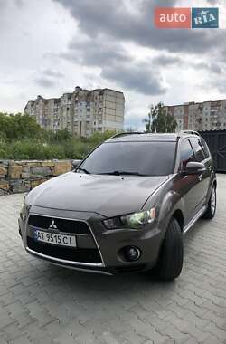 Внедорожник / Кроссовер Mitsubishi Outlander 2011 в Калуше