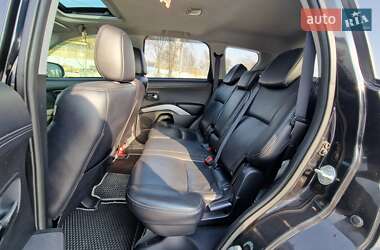 Внедорожник / Кроссовер Mitsubishi Outlander 2010 в 