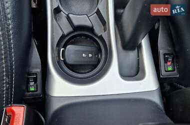 Внедорожник / Кроссовер Mitsubishi Outlander 2010 в 