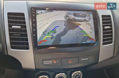 Внедорожник / Кроссовер Mitsubishi Outlander 2010 в 