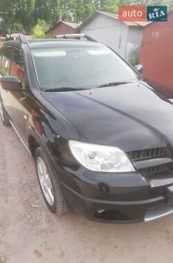 Внедорожник / Кроссовер Mitsubishi Outlander 2005 в 