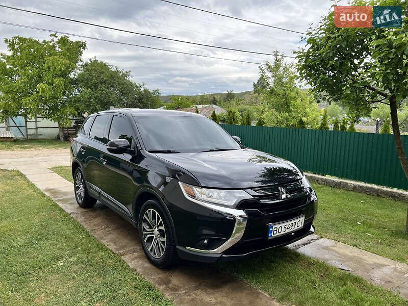 Внедорожник / Кроссовер Mitsubishi Outlander 2015 в Тернополе