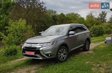 Позашляховик / Кросовер Mitsubishi Outlander 2018 в Дніпрі