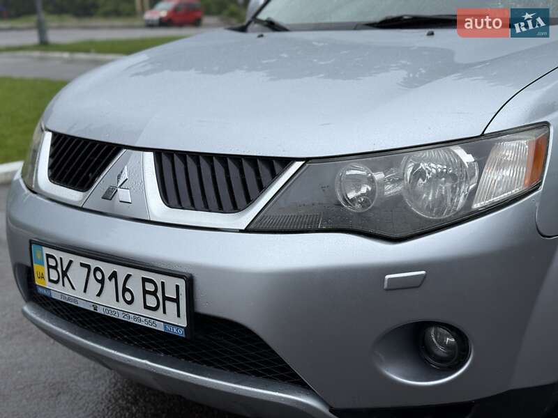 Внедорожник / Кроссовер Mitsubishi Outlander 2007 в Ровно