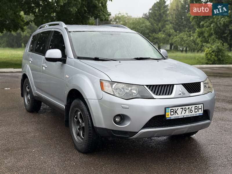 Внедорожник / Кроссовер Mitsubishi Outlander 2007 в Ровно