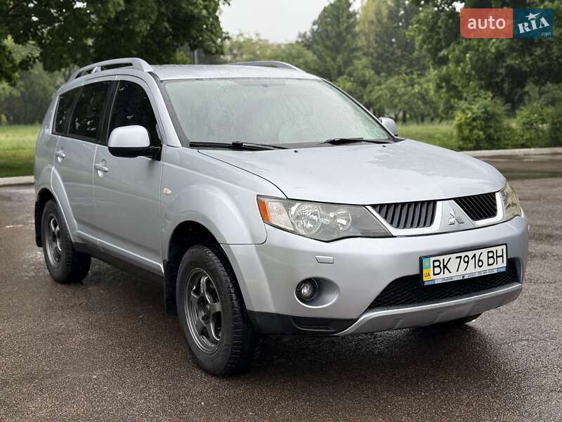 Внедорожник / Кроссовер Mitsubishi Outlander 2007 в Ровно