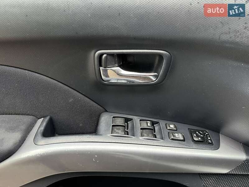 Внедорожник / Кроссовер Mitsubishi Outlander 2007 в Ровно