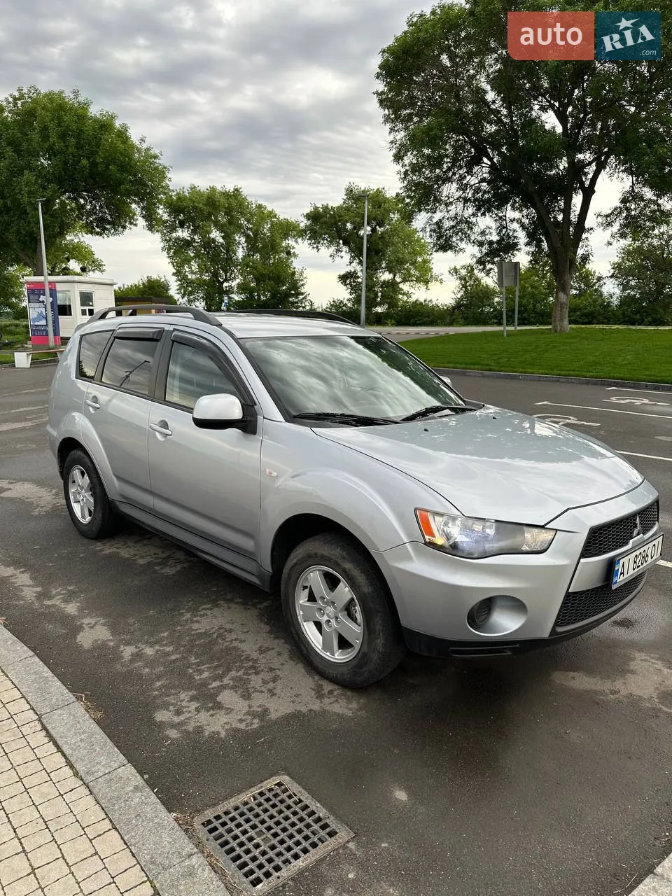2010 Mitsubishi Outlander - мініатюра 19
