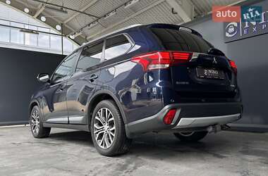 Внедорожник / Кроссовер Mitsubishi Outlander 2018 в 