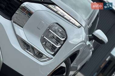 Позашляховик / Кросовер Mitsubishi Outlander 2022 в 