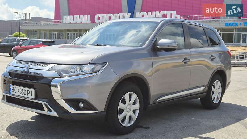 Позашляховик / Кросовер Mitsubishi Outlander 2021 в Запоріжжі