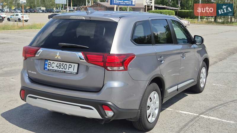 Позашляховик / Кросовер Mitsubishi Outlander 2021 в Запоріжжі