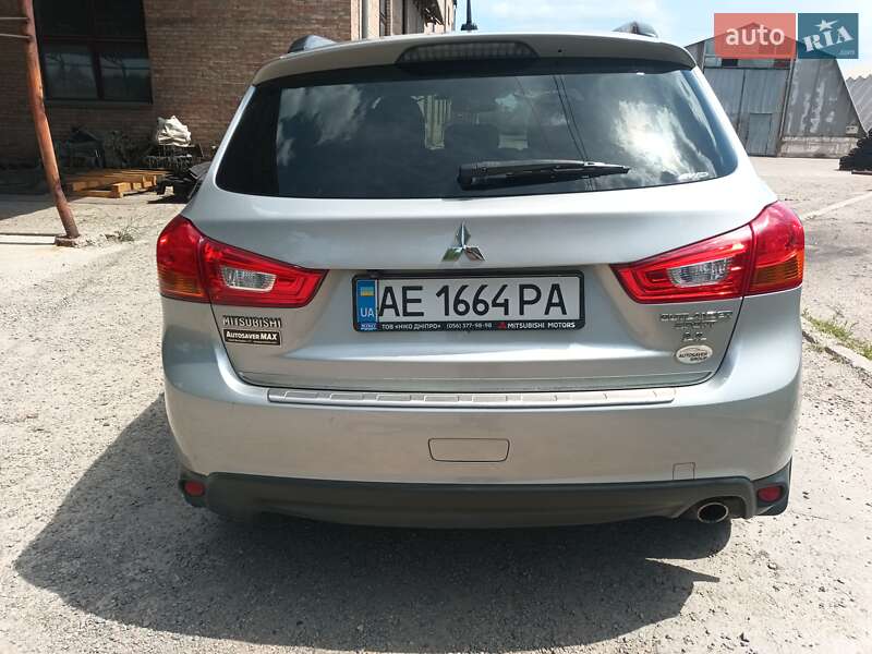 Позашляховик / Кросовер Mitsubishi Outlander 2015 в Дніпрі