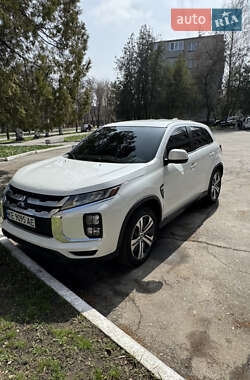 Позашляховик / Кросовер Mitsubishi Outlander 2020 в Новомосковську