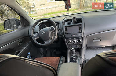 Внедорожник / Кроссовер Mitsubishi Outlander 2020 в 