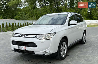 Внедорожник / Кроссовер Mitsubishi Outlander 2013 в Луцке