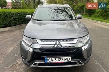 Внедорожник / Кроссовер Mitsubishi Outlander 2018 в 