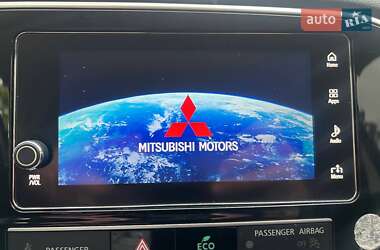 Внедорожник / Кроссовер Mitsubishi Outlander 2018 в 