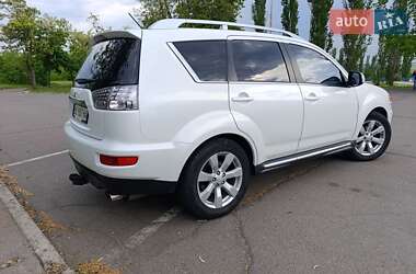 Внедорожник / Кроссовер Mitsubishi Outlander 2010 в 