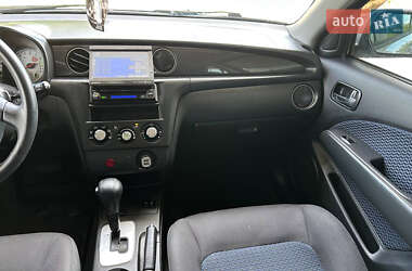 Внедорожник / Кроссовер Mitsubishi Outlander 2008 в 