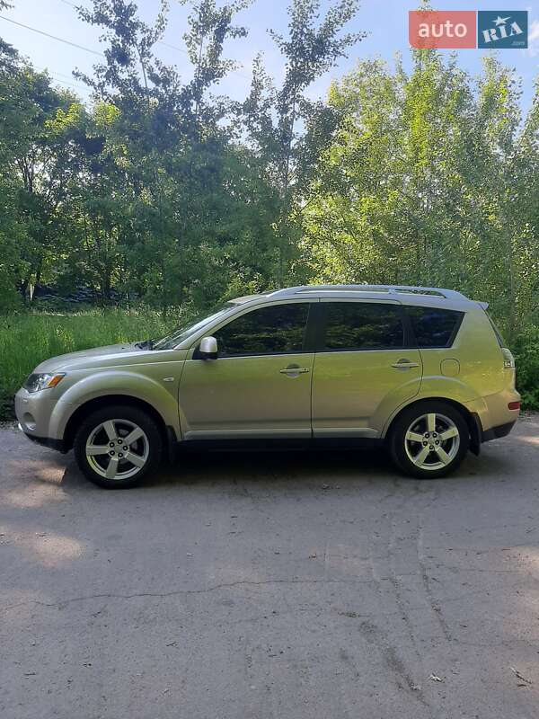 Внедорожник / Кроссовер Mitsubishi Outlander 2008 в Нежине