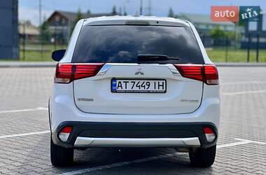 Внедорожник / Кроссовер Mitsubishi Outlander 2018 в 