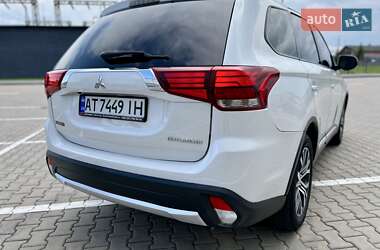Внедорожник / Кроссовер Mitsubishi Outlander 2018 в 