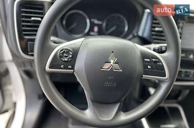 Внедорожник / Кроссовер Mitsubishi Outlander 2018 в 