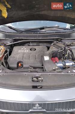Позашляховик / Кросовер Mitsubishi Outlander 2010 в 