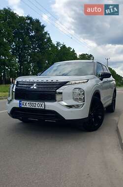Внедорожник / Кроссовер Mitsubishi Outlander 2022 в Киеве