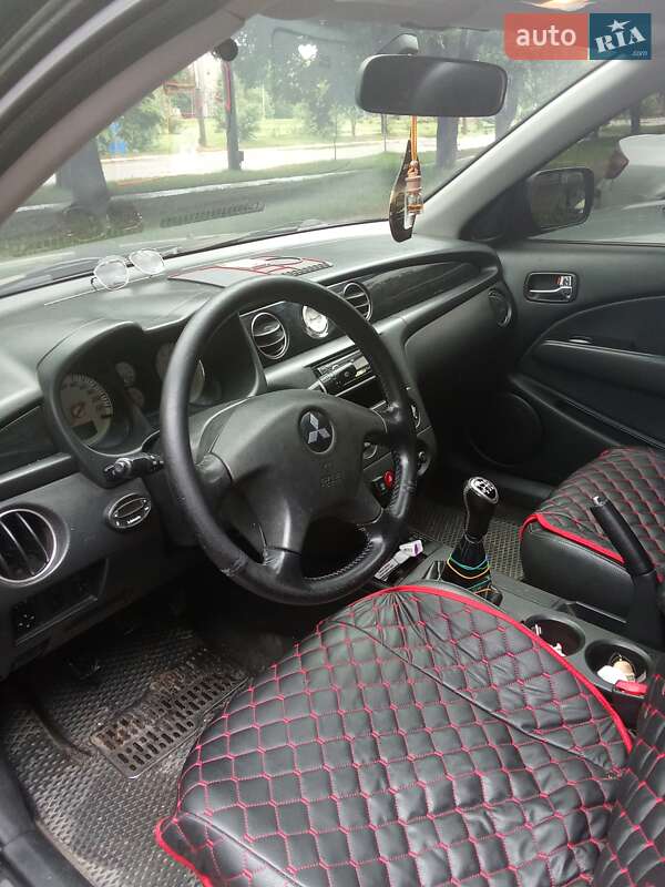 Внедорожник / Кроссовер Mitsubishi Outlander 2003 в Днепре