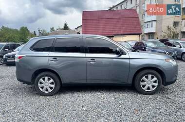 Внедорожник / Кроссовер Mitsubishi Outlander 2013 в 