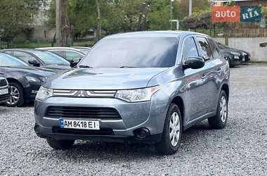 Внедорожник / Кроссовер Mitsubishi Outlander 2013 в Бердичеве
