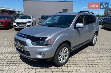 Позашляховик / Кросовер Mitsubishi Outlander 2012 в 