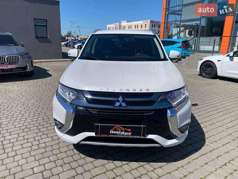 Внедорожник / Кроссовер Mitsubishi Outlander 2018 в Львове