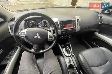 Внедорожник / Кроссовер Mitsubishi Outlander 2010 в 