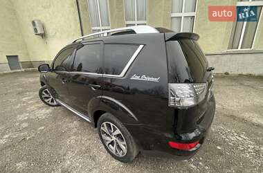 Внедорожник / Кроссовер Mitsubishi Outlander 2010 в 